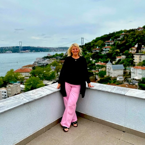 I’m June and love sharing. - Picture 1 of 1